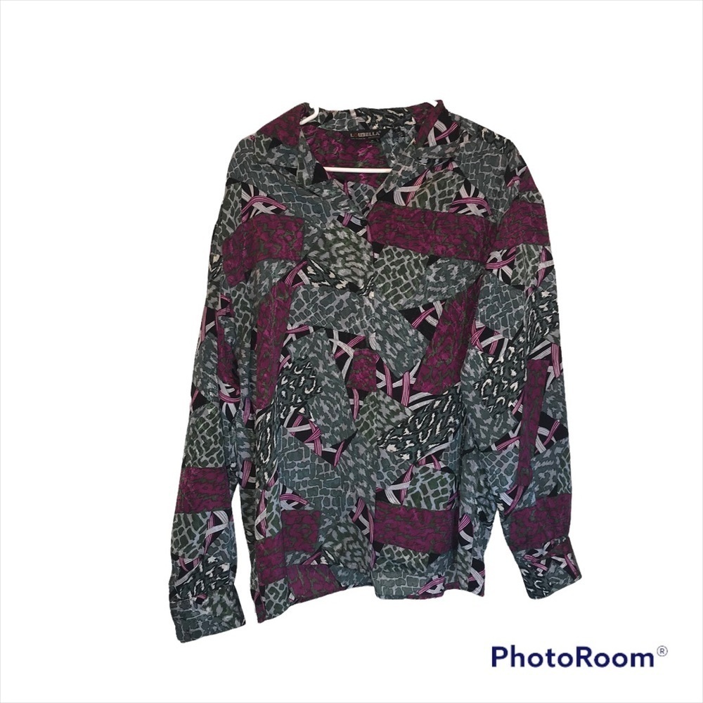 𝅺women’s Loubella animal print blouse
